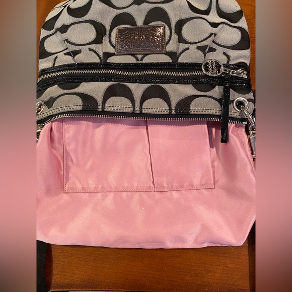 EUC Coach Poppy,shoulder/crossover bag black, gray, silver no callouts. 10 x 13“ - Picture 7 of 9